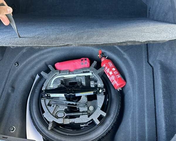 Серый Фольксваген Arteon, объемом двигателя 2 л и пробегом 281 тыс. км за 18700 $, фото 18 на Automoto.ua