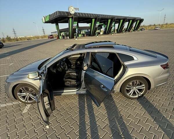 Серый Фольксваген Arteon, объемом двигателя 2 л и пробегом 189 тыс. км за 24900 $, фото 16 на Automoto.ua