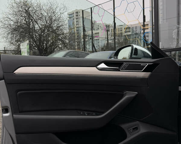 Сірий Фольксваген Arteon, об'ємом двигуна 1.98 л та пробігом 144 тис. км за 22999 $, фото 12 на Automoto.ua