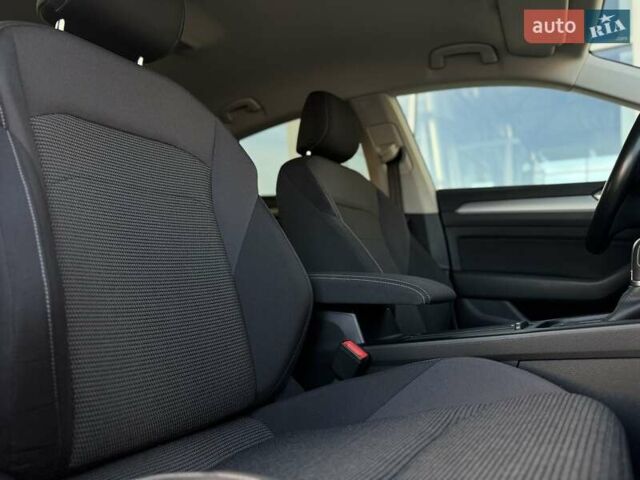 Серый Фольксваген Arteon, объемом двигателя 1.97 л и пробегом 141 тыс. км за 23990 $, фото 43 на Automoto.ua