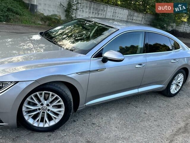 Серый Фольксваген Arteon, объемом двигателя 2 л и пробегом 281 тыс. км за 18700 $, фото 2 на Automoto.ua