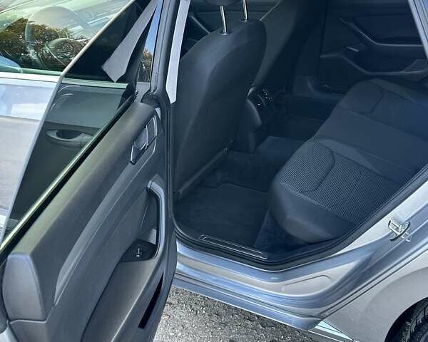 Серый Фольксваген Arteon, объемом двигателя 2 л и пробегом 281 тыс. км за 18700 $, фото 21 на Automoto.ua