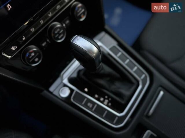 Серый Фольксваген Arteon, объемом двигателя 1.97 л и пробегом 141 тыс. км за 23990 $, фото 58 на Automoto.ua