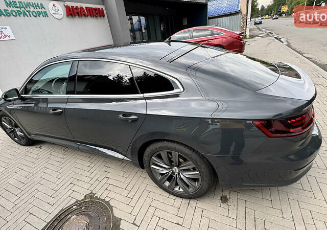 Серый Фольксваген Arteon, объемом двигателя 1.97 л и пробегом 131 тыс. км за 25395 $, фото 1 на Automoto.ua