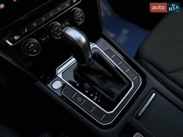 Серый Фольксваген Arteon, объемом двигателя 1.97 л и пробегом 141 тыс. км за 23990 $, фото 57 на Automoto.ua