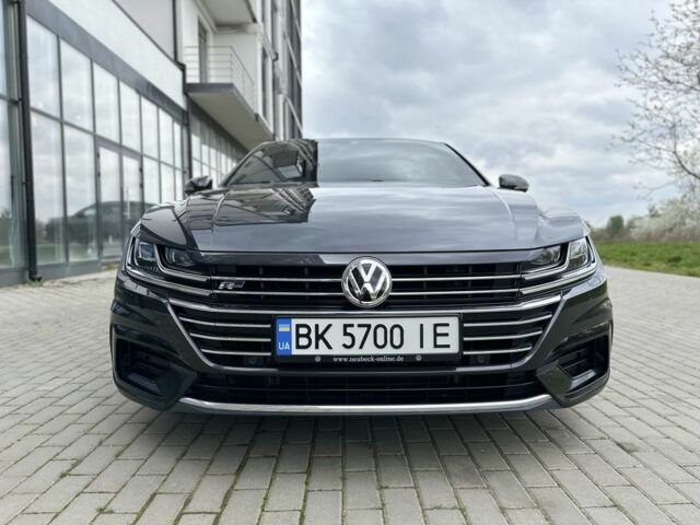 Серый Фольксваген Arteon, объемом двигателя 2 л и пробегом 113 тыс. км за 32000 $, фото 2 на Automoto.ua