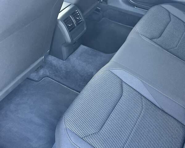 Серый Фольксваген Arteon, объемом двигателя 2 л и пробегом 281 тыс. км за 18700 $, фото 9 на Automoto.ua