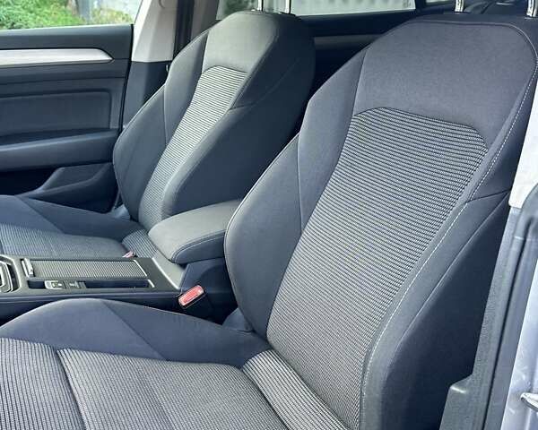 Серый Фольксваген Arteon, объемом двигателя 2 л и пробегом 281 тыс. км за 18700 $, фото 23 на Automoto.ua