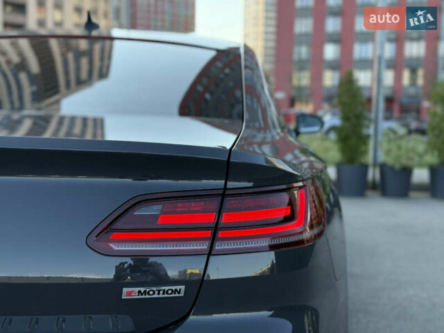 Серый Фольксваген Arteon, объемом двигателя 2 л и пробегом 88 тыс. км за 23900 $, фото 12 на Automoto.ua