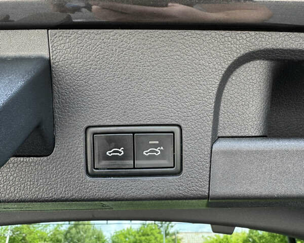 Серый Фольксваген Arteon, объемом двигателя 2 л и пробегом 158 тыс. км за 30450 $, фото 61 на Automoto.ua