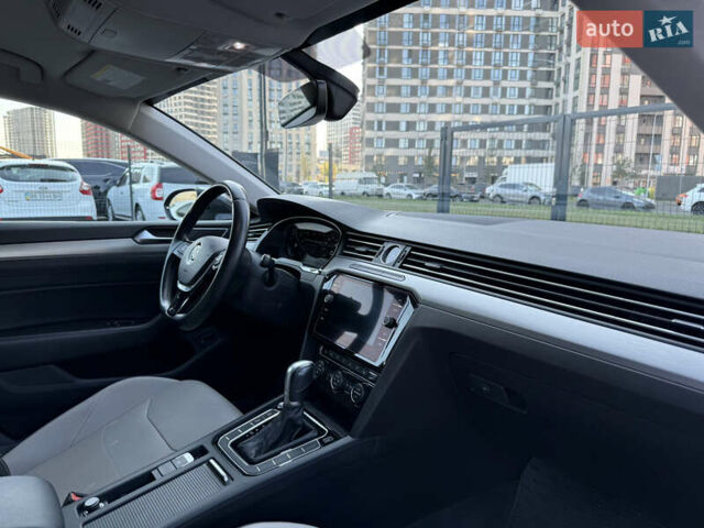 Серый Фольксваген Arteon, объемом двигателя 2 л и пробегом 88 тыс. км за 23900 $, фото 33 на Automoto.ua