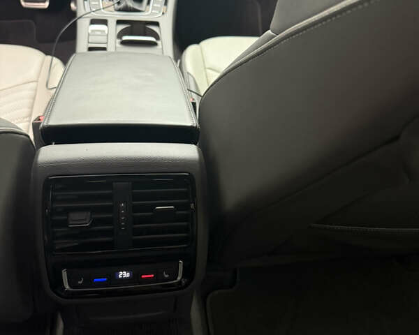 Серый Фольксваген Arteon, объемом двигателя 2 л и пробегом 142 тыс. км за 25900 $, фото 31 на Automoto.ua