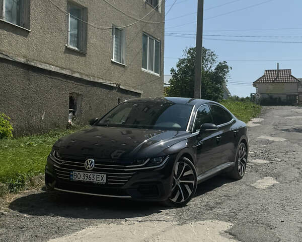Серый Фольксваген Arteon, объемом двигателя 2 л и пробегом 158 тыс. км за 30450 $, фото 3 на Automoto.ua