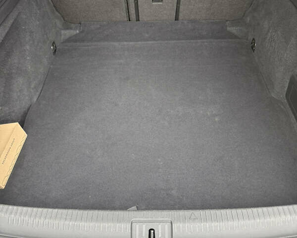 Серый Фольксваген Arteon, объемом двигателя 2 л и пробегом 142 тыс. км за 25900 $, фото 36 на Automoto.ua