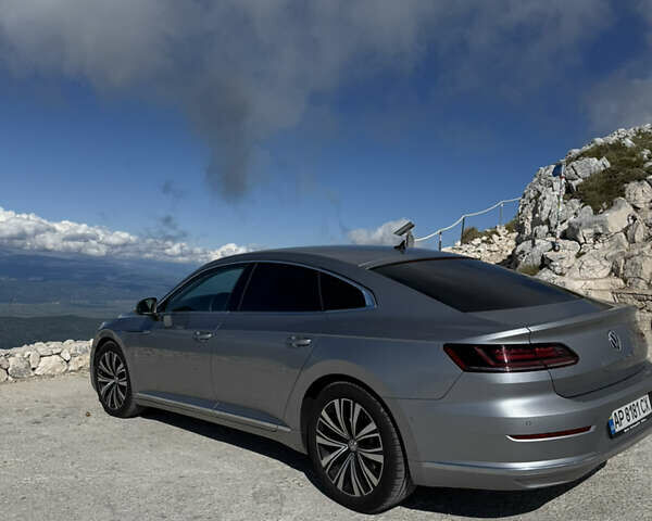 Серый Фольксваген Arteon, объемом двигателя 1.97 л и пробегом 94 тыс. км за 30000 $, фото 2 на Automoto.ua
