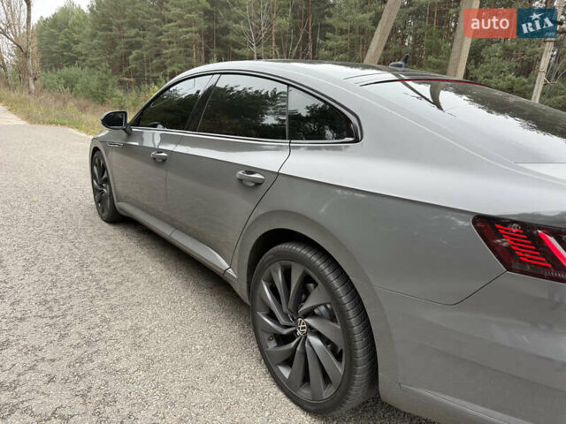 Серый Фольксваген Arteon, объемом двигателя 2 л и пробегом 142 тыс. км за 25900 $, фото 5 на Automoto.ua