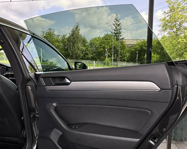 Серый Фольксваген Arteon, объемом двигателя 2 л и пробегом 158 тыс. км за 30450 $, фото 57 на Automoto.ua