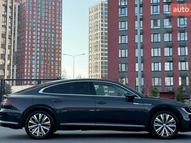 Серый Фольксваген Arteon, объемом двигателя 2 л и пробегом 88 тыс. км за 23900 $, фото 7 на Automoto.ua