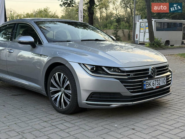 Серый Фольксваген Arteon, объемом двигателя 1.98 л и пробегом 44 тыс. км за 19000 $, фото 2 на Automoto.ua