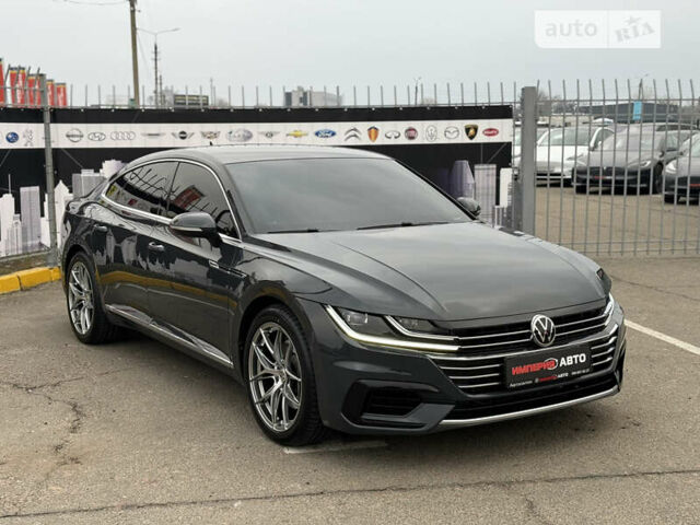 Серый Фольксваген Arteon, объемом двигателя 2 л и пробегом 84 тыс. км за 29900 $, фото 4 на Automoto.ua