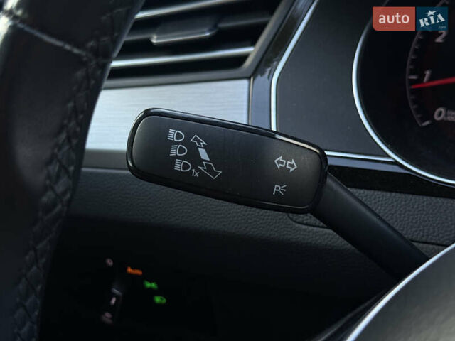 Серый Фольксваген Arteon, объемом двигателя 1.98 л и пробегом 44 тыс. км за 19000 $, фото 38 на Automoto.ua