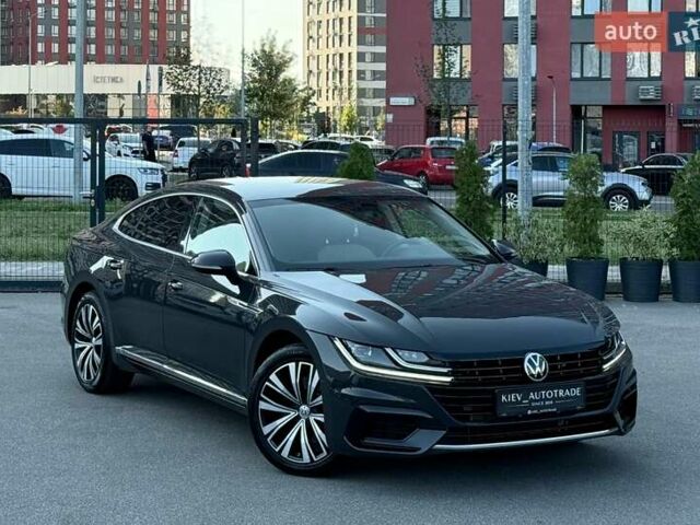 Серый Фольксваген Arteon, объемом двигателя 2 л и пробегом 88 тыс. км за 23900 $, фото 1 на Automoto.ua