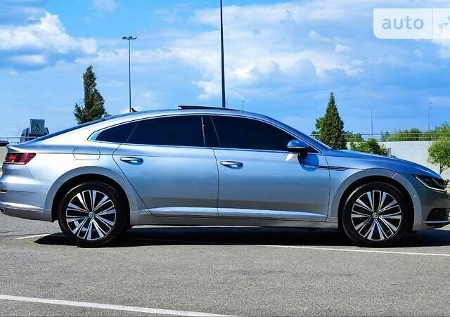 Серый Фольксваген Arteon, объемом двигателя 2 л и пробегом 117 тыс. км за 29990 $, фото 6 на Automoto.ua