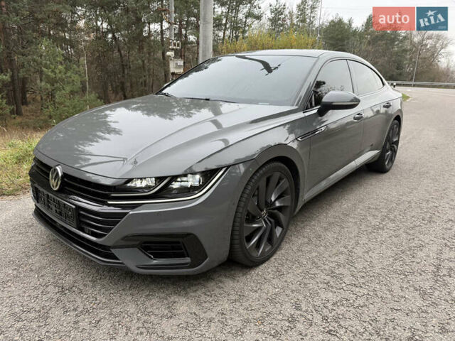 Серый Фольксваген Arteon, объемом двигателя 2 л и пробегом 142 тыс. км за 25900 $, фото 2 на Automoto.ua