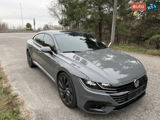 Серый Фольксваген Arteon, объемом двигателя 2 л и пробегом 142 тыс. км за 25900 $, фото 4 на Automoto.ua