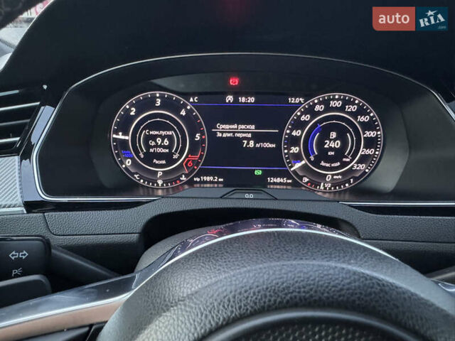 Серый Фольксваген Arteon, объемом двигателя 2 л и пробегом 125 тыс. км за 26300 $, фото 11 на Automoto.ua