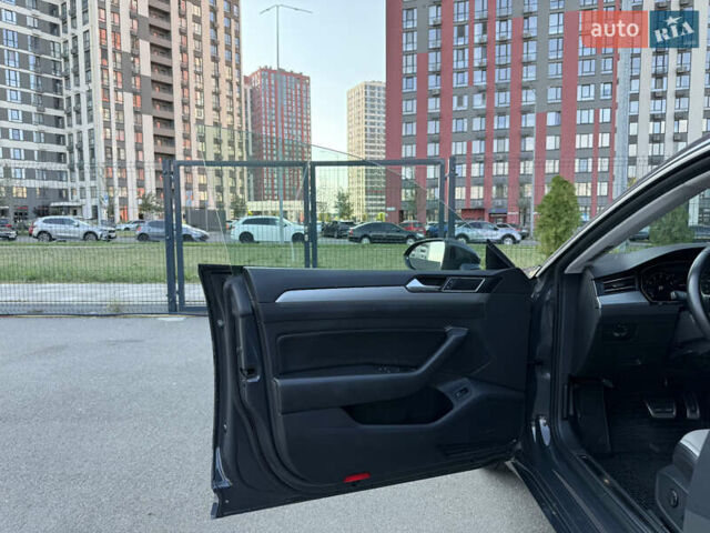 Серый Фольксваген Arteon, объемом двигателя 2 л и пробегом 88 тыс. км за 23900 $, фото 15 на Automoto.ua