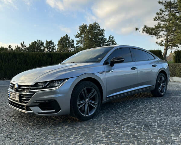 Серый Фольксваген Arteon, объемом двигателя 1.98 л и пробегом 76 тыс. км за 28700 $, фото 4 на Automoto.ua