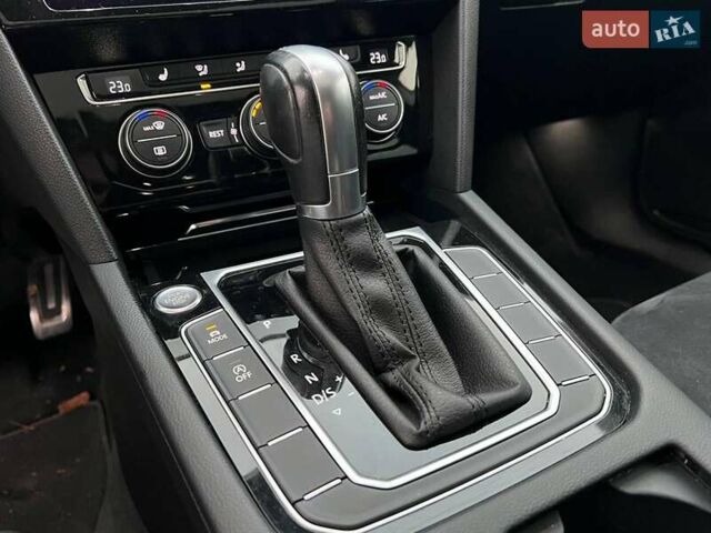 Фольксваген Arteon 2018 у Львові на Automoto.ua Сірий Фольксваген Arteon, об'ємом двигуна 2 л та пробігом 225 тис. км за 24990 $, фото 33 на Automoto.ua