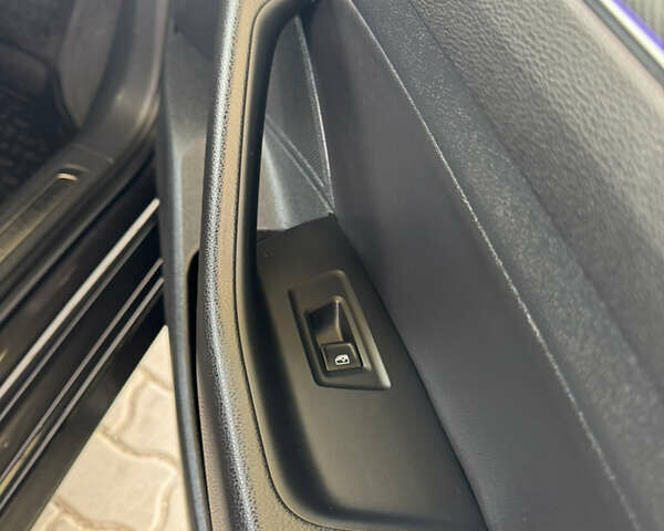 Серый Фольксваген Arteon, объемом двигателя 2 л и пробегом 158 тыс. км за 30450 $, фото 69 на Automoto.ua