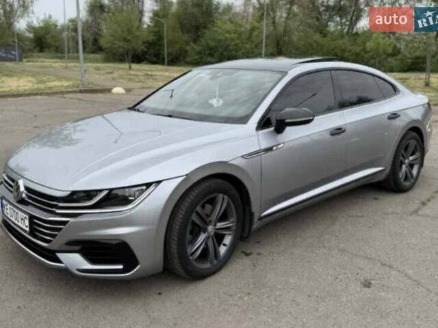 Серый Фольксваген Arteon, объемом двигателя 1.97 л и пробегом 127 тыс. км за 26100 $, фото 3 на Automoto.ua