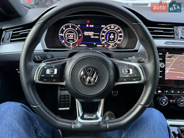 Серый Фольксваген Arteon, объемом двигателя 2 л и пробегом 125 тыс. км за 26300 $, фото 9 на Automoto.ua