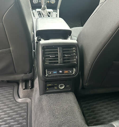 Серый Фольксваген Arteon, объемом двигателя 1.97 л и пробегом 185 тыс. км за 26999 $, фото 20 на Automoto.ua