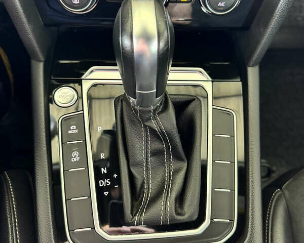 Серый Фольксваген Arteon, объемом двигателя 2 л и пробегом 158 тыс. км за 30450 $, фото 45 на Automoto.ua