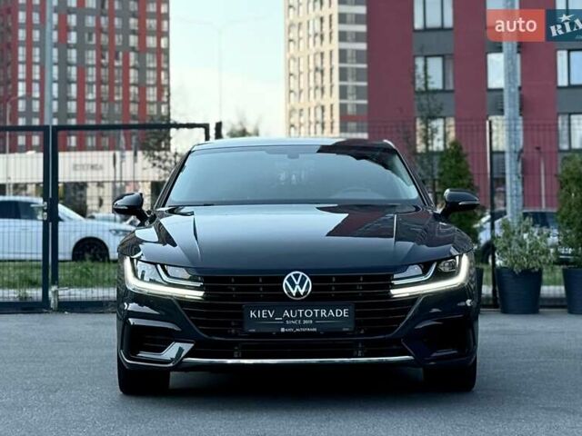 Серый Фольксваген Arteon, объемом двигателя 2 л и пробегом 88 тыс. км за 23900 $, фото 2 на Automoto.ua