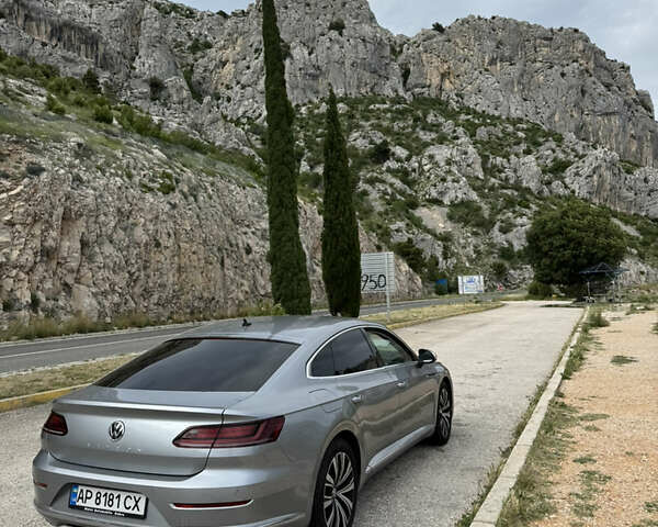 Серый Фольксваген Arteon, объемом двигателя 1.97 л и пробегом 94 тыс. км за 30000 $, фото 4 на Automoto.ua