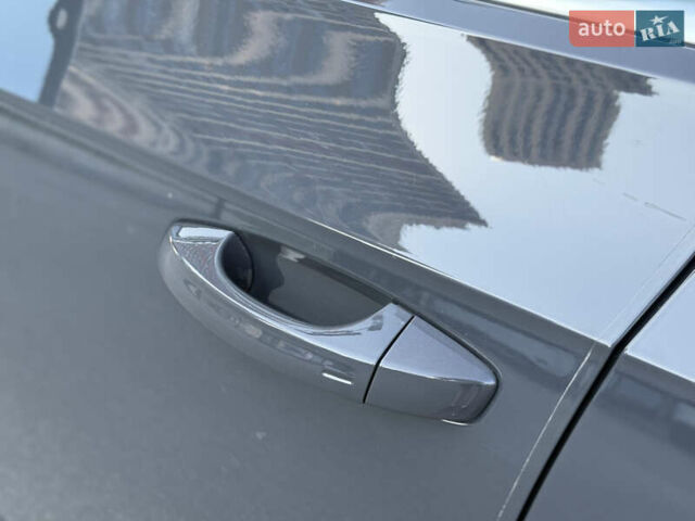 Серый Фольксваген Arteon, объемом двигателя 2 л и пробегом 88 тыс. км за 23900 $, фото 14 на Automoto.ua