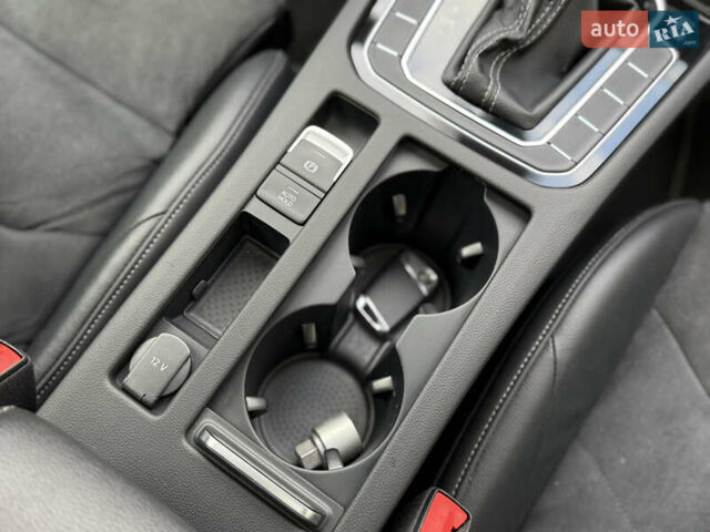 Серый Фольксваген Arteon, объемом двигателя 2 л и пробегом 54 тыс. км за 27500 $, фото 18 на Automoto.ua