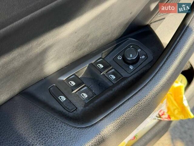 Фольксваген Arteon 2019 в Кривом Роге на Automoto.ua Серый Фольксваген Arteon, объемом двигателя 2 л и пробегом 123 тыс. км за 27800 $, фото 39 на Automoto.ua
