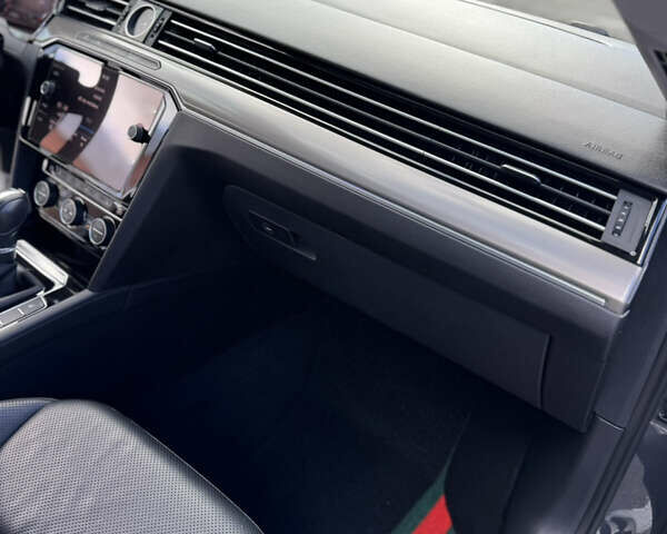 Серый Фольксваген Arteon, объемом двигателя 1.97 л и пробегом 73 тыс. км за 33200 $, фото 32 на Automoto.ua