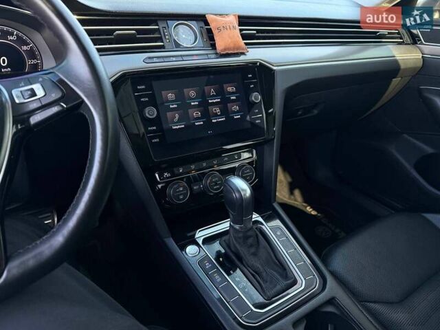 Фольксваген Arteon 2019 в Кривом Роге на Automoto.ua Серый Фольксваген Arteon, объемом двигателя 2 л и пробегом 123 тыс. км за 27800 $, фото 56 на Automoto.ua