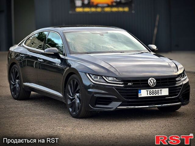 Серый Фольксваген Arteon, объемом двигателя 2 л и пробегом 40 тыс. км за 24500 $, фото 2 на Automoto.ua