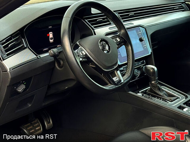 Серый Фольксваген Arteon, объемом двигателя 2 л и пробегом 40 тыс. км за 24500 $, фото 8 на Automoto.ua