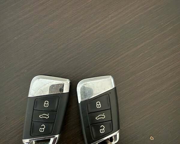 Серый Фольксваген Arteon, объемом двигателя 2 л и пробегом 39 тыс. км за 30000 $, фото 23 на Automoto.ua