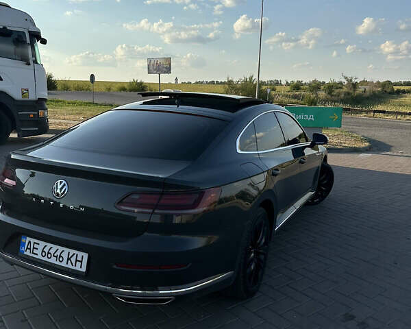 Серый Фольксваген Arteon, объемом двигателя 2 л и пробегом 140 тыс. км за 30000 $, фото 4 на Automoto.ua
