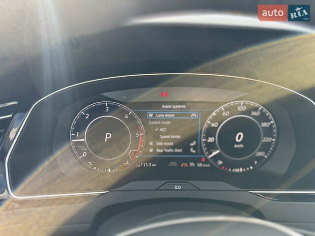 Серый Фольксваген Arteon, объемом двигателя 1.97 л и пробегом 73 тыс. км за 33200 $, фото 93 на Automoto.ua